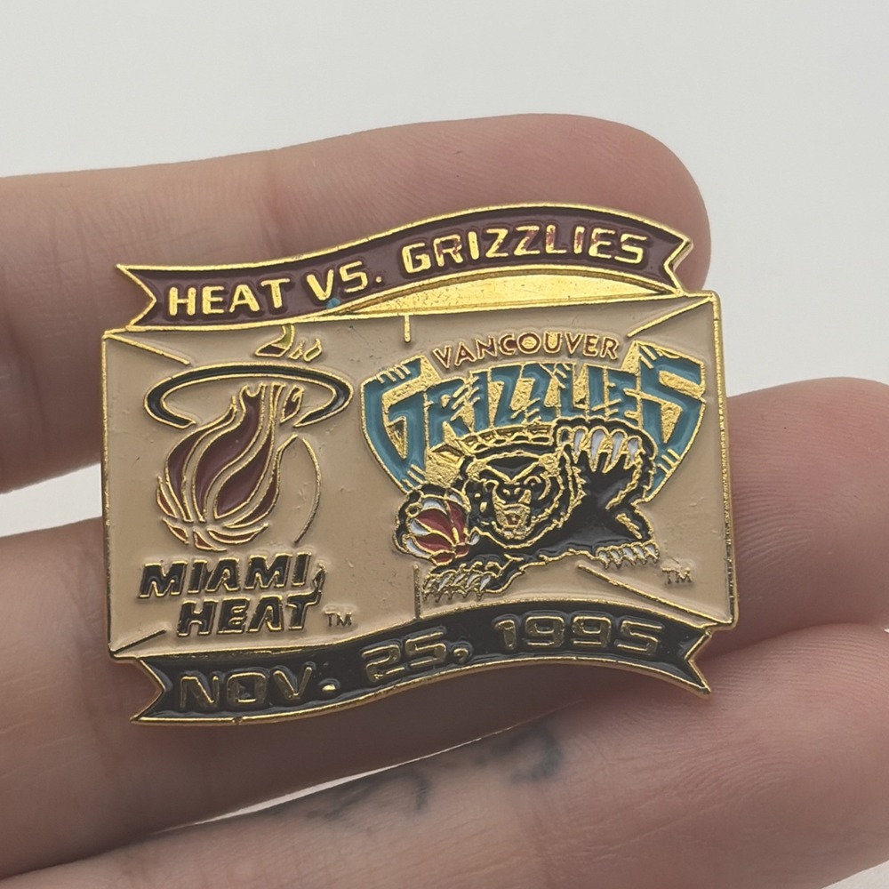 Vintage 1995 Miami Heat Vs Vancouver Grizzlies NBA Basketball Lapel Hat Pin